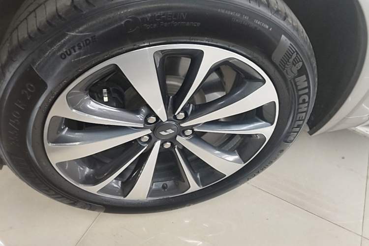 Used Li Auto ONE 2020 Extended-Range 6-Seater Version Exterior 4