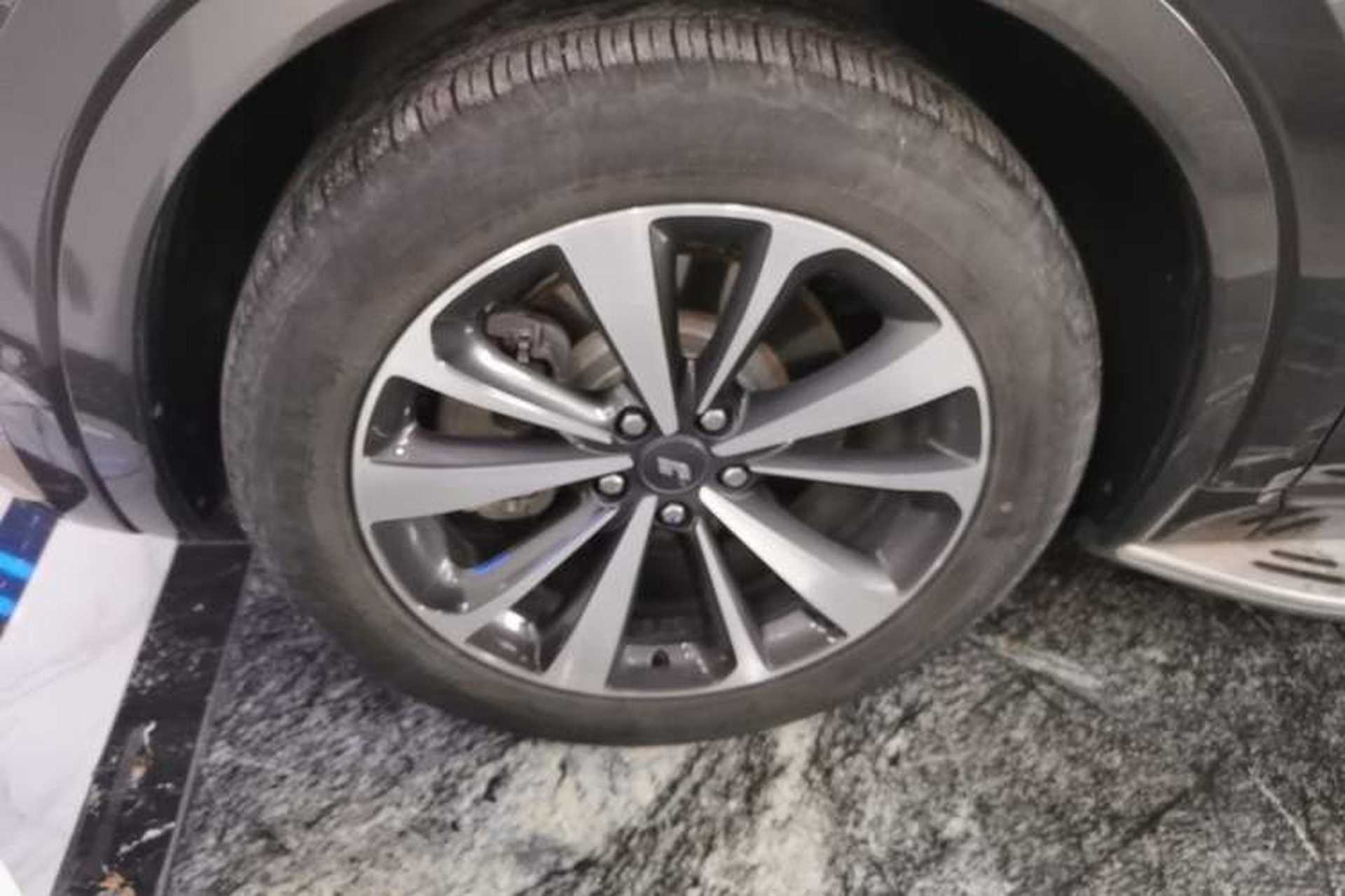 Used Li Auto ONE 2020 Extended-Range 6-Seater Version Left Front Wheel Hub