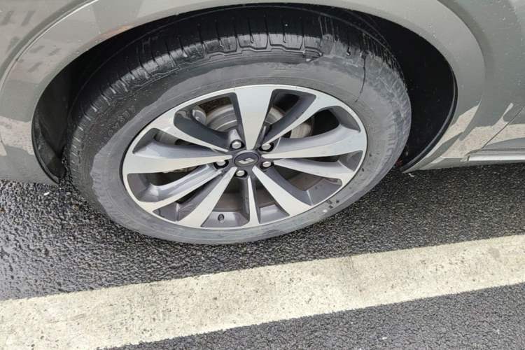 Used Li Auto ONE 2020 Range-Extended 7-Seater Version Left Front Wheel Hub