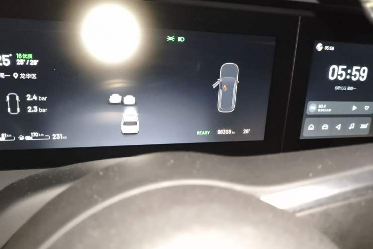 Used Li Auto ONE 2020 Extended-Range 6-Seater Version Odometer Close Up