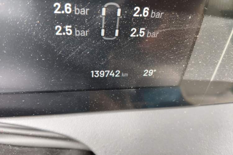 Used Li Auto ONE 2020 Extended-Range 6-Seater Version Odometer Close Up