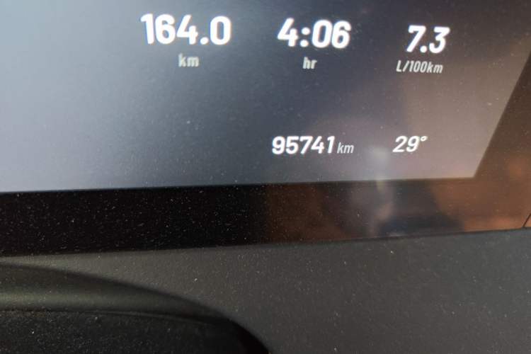 Used Li Auto ONE 2020 Extended-Range 6-Seater Version Odometer Close Up