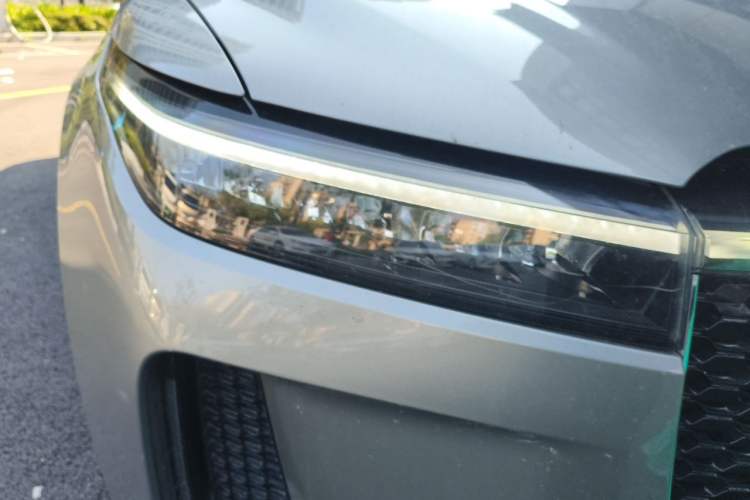 Used Li Auto ONE 2020 Extended-Range 6-Seater Version Right Front Headlight