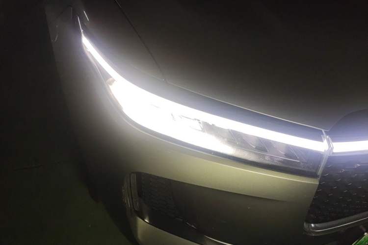 Used Li Auto ONE 2020 Extended-Range 6-Seater Version Right Front Headlight