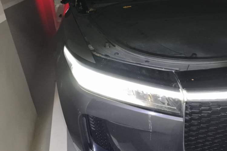 Used Li Auto ONE 2020 Extended-Range 6-Seater Version Right Front Headlight