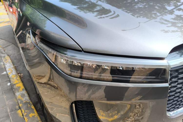 Used Li Auto ONE 2020 Extended-Range 6-Seater Version Right Front Headlight