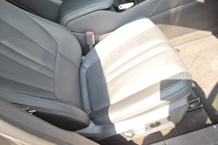 Used Li Auto ONE 2020 Extended-Range 6-Seater Version Right Front Seat