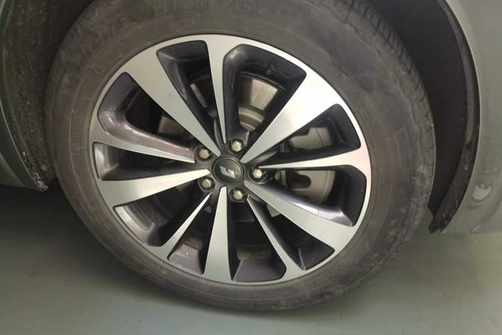 Used Li Auto ONE 2020 Extended-Range 6-Seater Version Right Front Wheel Hub