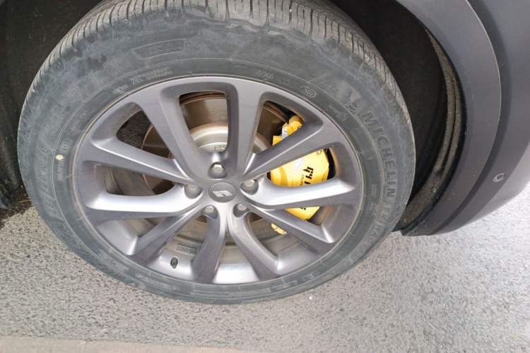 Used Li Auto ONE 2020 Extended-Range 6-Seater Version Right Front Wheel Hub