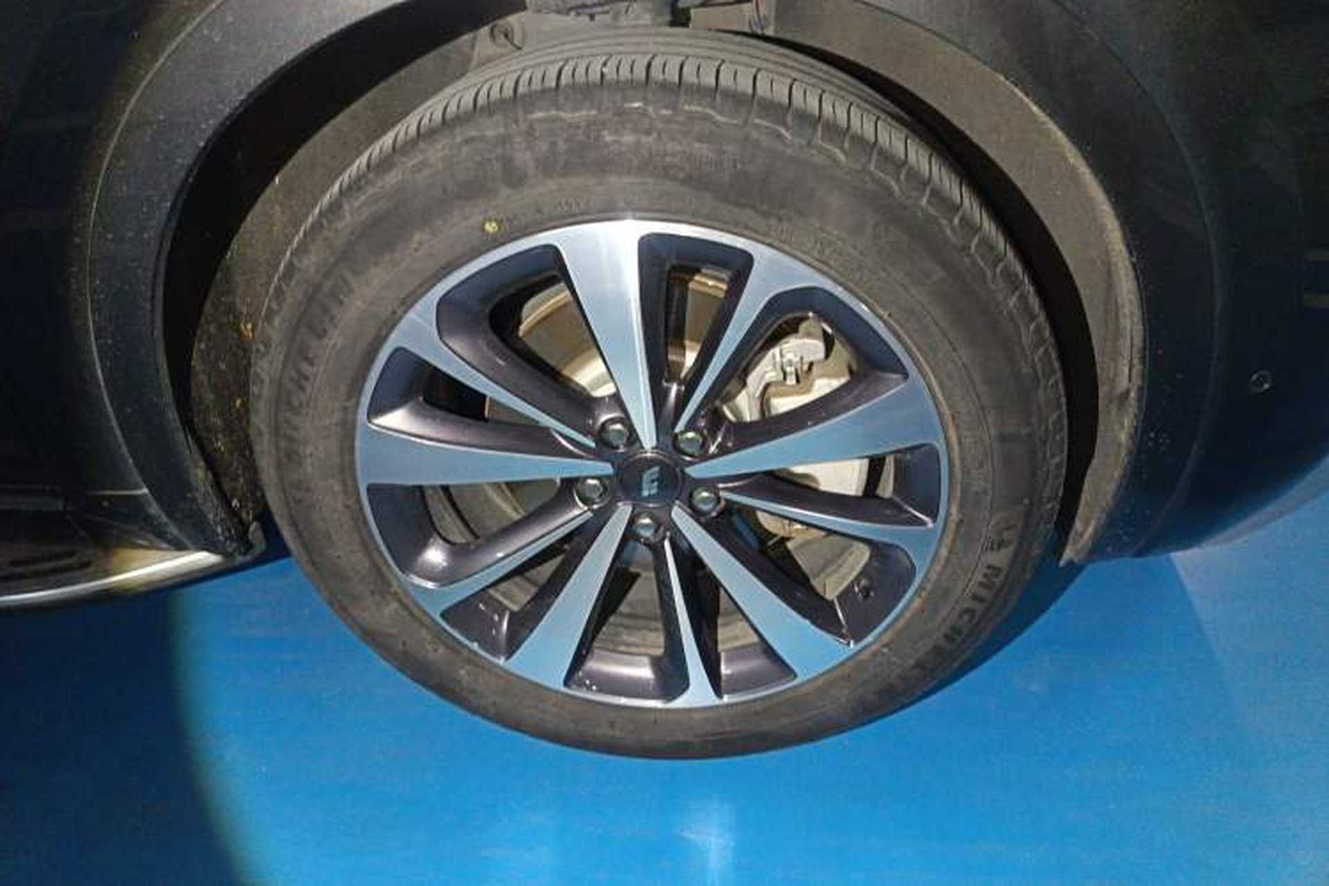 Used Li Auto ONE 2020 Extended-Range 6-Seater Version Right Front Wheel Hub