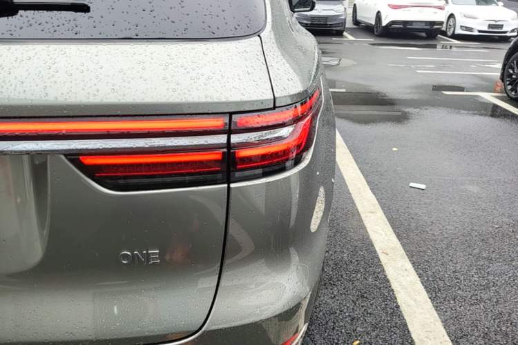 Used Li Auto ONE 2020 Range-Extended 7-Seater Version Right Rear Taillight