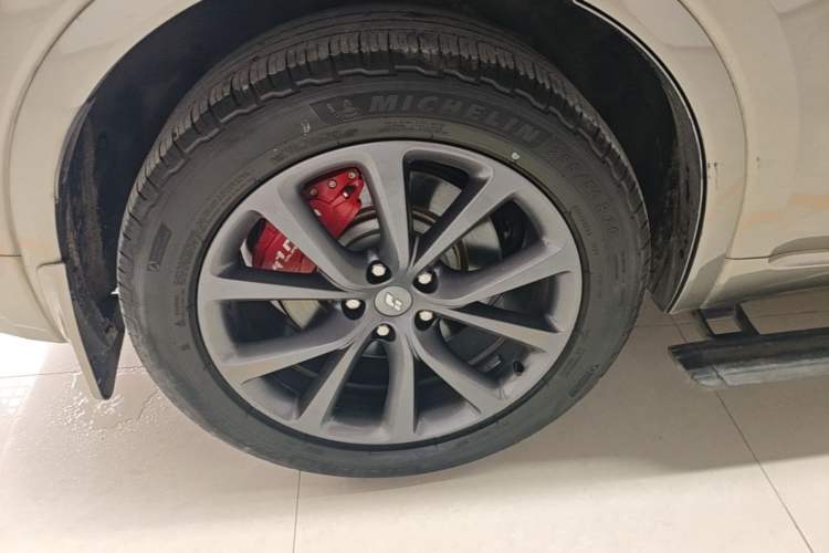 Used Li Auto ONE 2020 Extended-Range 6-Seater Version Right Rear Wheel Hub