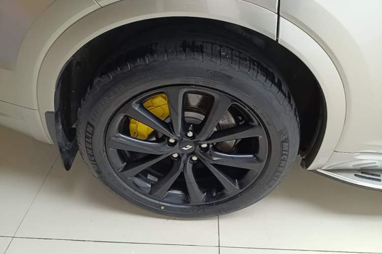 Used Li Auto ONE 2020 Extended-Range 6-Seater Version Right Rear Wheel Hub