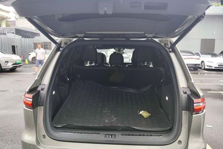 Used Li Auto ONE 2020 Range-Extended 7-Seater Version Trunk
