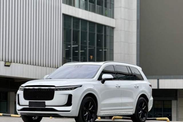 Ojetý Li Auto ONE 2020 Extended-Range 6-Seater Version