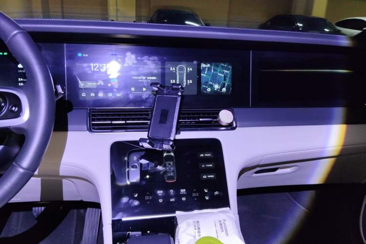 Used Li Auto ONE 2020 Extended-Range 6-Seater Version Audio And AC Panel