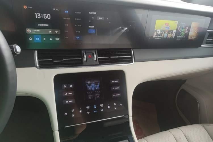 Used Li Auto ONE 2020 Extended-Range 6-Seater Version Audio And AC Panel
