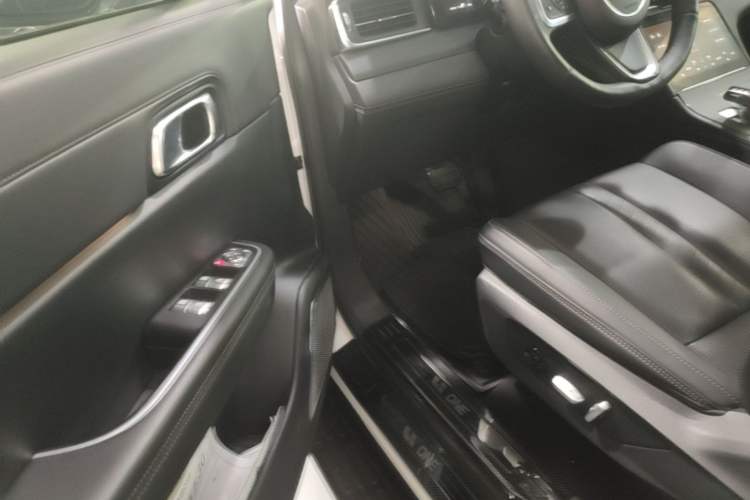 Used Li Auto ONE 2020 Extended-Range 6-Seater Version Driver Seat