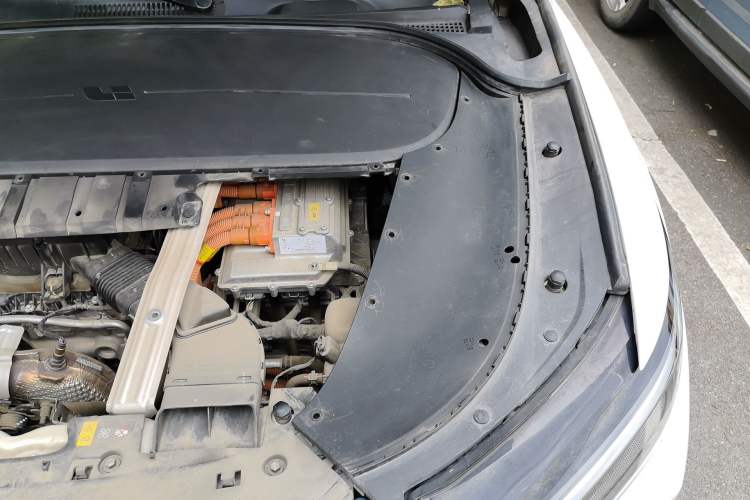 Used Li Auto ONE 2020 Extended-Range 6-Seater Version Engine Bay Left