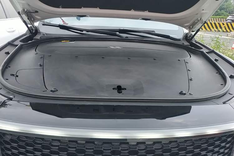 Used Li Auto ONE 2020 Extended-Range 6-Seater Version Engine Bay