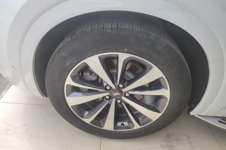 Used Li Auto ONE 2020 Extended-Range 6-Seater Version Exterior 4