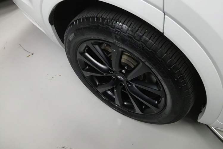 Used Li Auto ONE 2020 Extended-Range 6-Seater Version Exterior 5