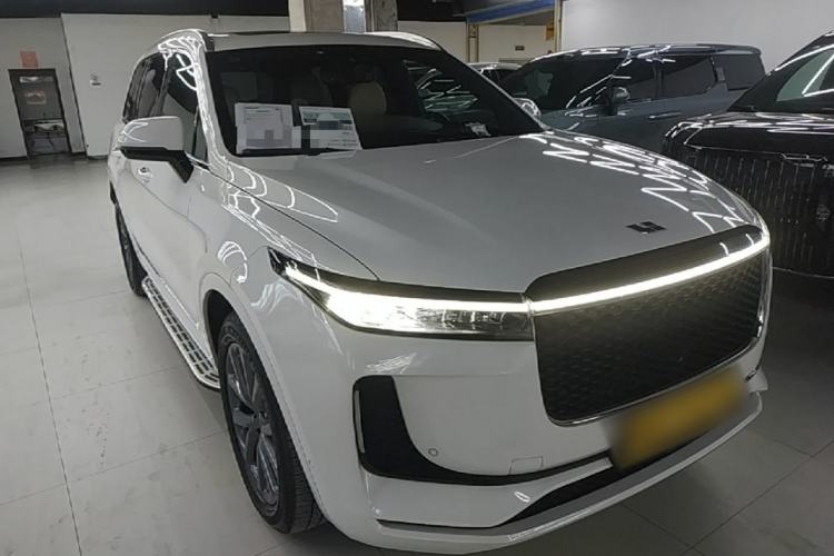 Used Li Auto ONE 2020 Extended-Range 6-Seater Version Front Right 45 Deg