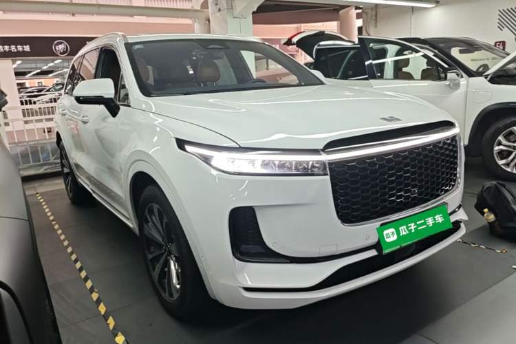 Used Li Auto ONE 2020 Extended-Range 6-Seater Version Front Right 45 Deg