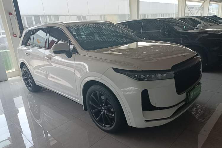 Used Li Auto ONE 2020 Extended-Range 6-Seater Version Front Right 45 Deg
