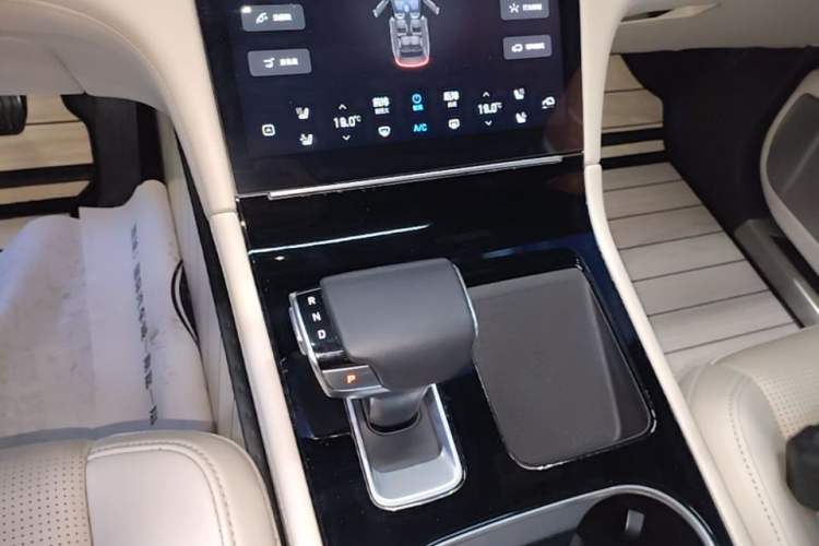 Used Li Auto ONE 2020 Extended-Range 6-Seater Version Gear Lever