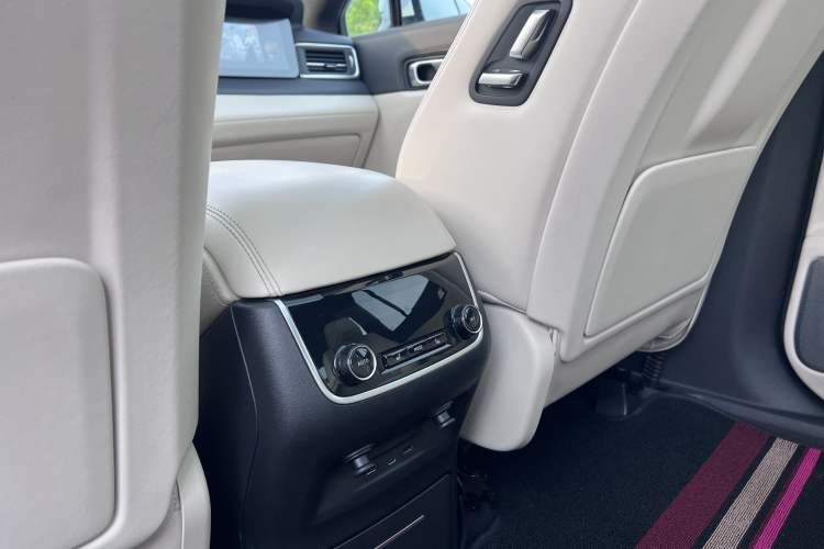Used Li Auto ONE 2020 Extended-Range 6-Seater Version Interior 11