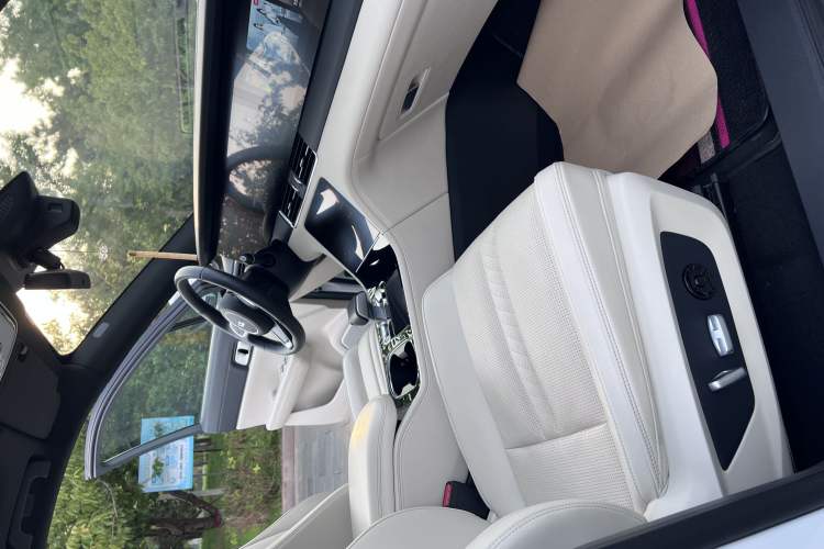 Used Li Auto ONE 2020 Extended-Range 6-Seater Version Interior 2
