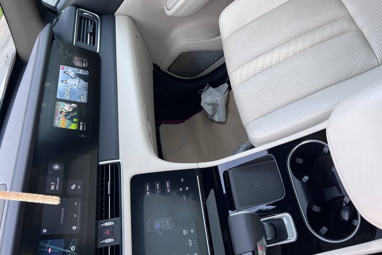 Used Li Auto ONE 2020 Extended-Range 6-Seater Version Interior 5