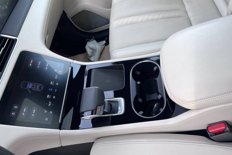 Used Li Auto ONE 2020 Extended-Range 6-Seater Version Interior 8