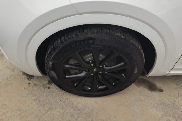 Used Li Auto ONE 2020 Extended-Range 6-Seater Version Left Front Wheel Hub
