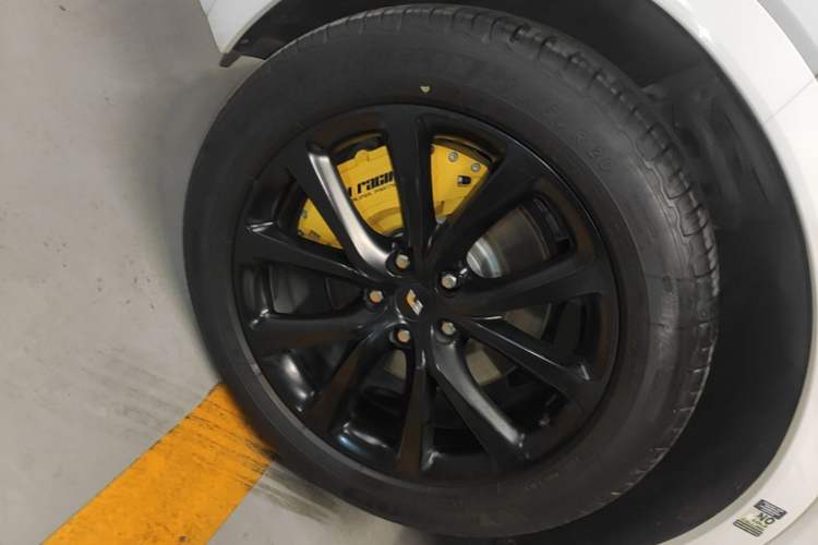Used Li Auto ONE 2020 Extended-Range 6-Seater Version Left Front Wheel Hub