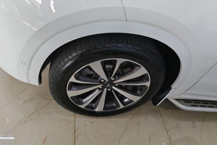 Used Li Auto ONE 2020 Range-Extended 7-Seater Version Left Front Wheel Hub