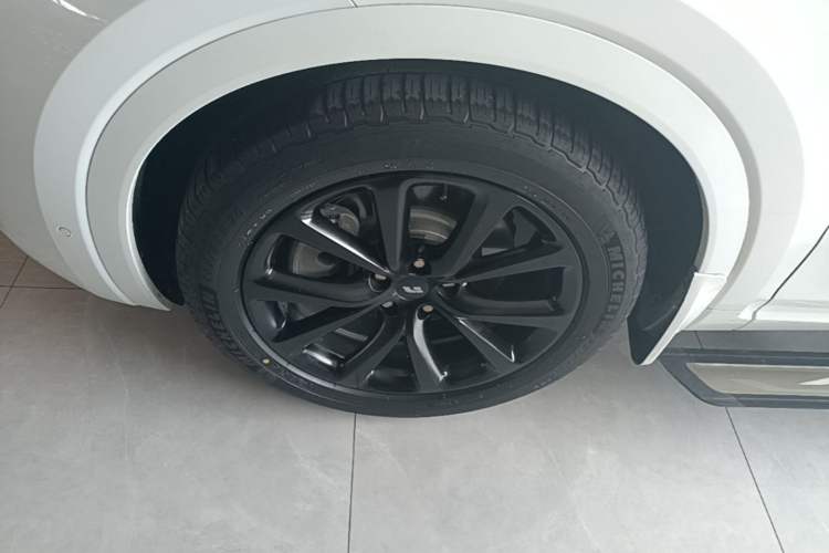 Used Li Auto ONE 2020 Extended-Range 6-Seater Version Left Front Wheel Hub