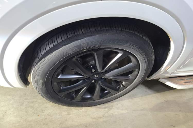 Used Li Auto ONE 2020 Extended-Range 6-Seater Version Left Front Wheel Hub