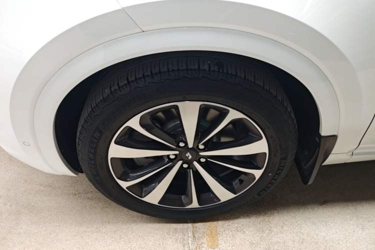 Used Li Auto ONE 2020 Extended-Range 6-Seater Version Left Front Wheel Hub