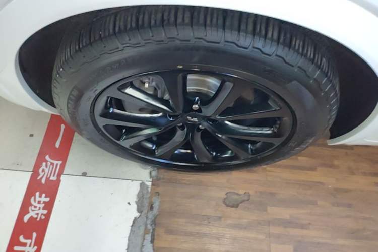 Used Li Auto ONE 2020 Extended-Range 6-Seater Version Left Front Wheel Hub