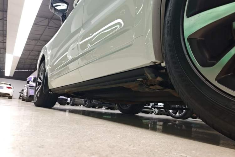 Used Li Auto ONE 2020 Extended-Range 6-Seater Version Left Side Sill