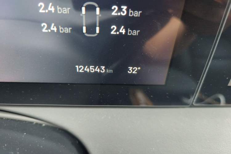 Used Li Auto ONE 2020 Extended-Range 6-Seater Version Odometer Close Up