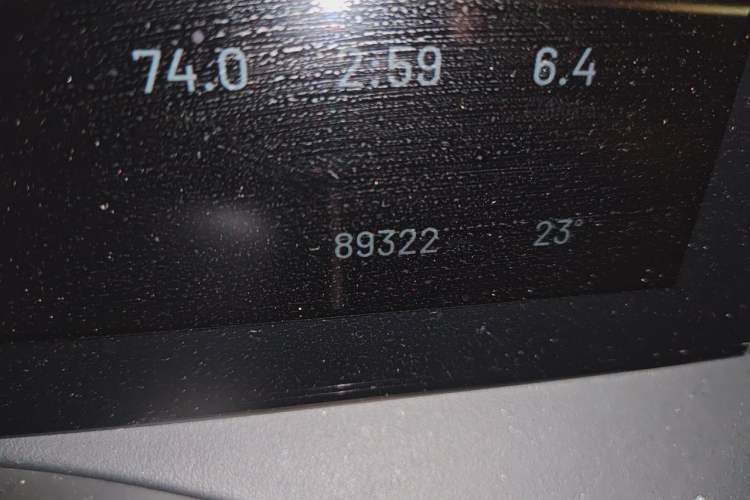 Used Li Auto ONE 2020 Extended-Range 6-Seater Version Odometer Close Up