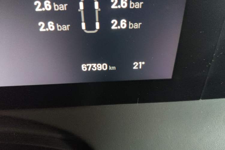 Used Li Auto ONE 2020 Range-Extended 7-Seater Version Odometer Close Up