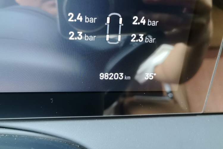 Used Li Auto ONE 2020 Extended-Range 6-Seater Version Odometer Close Up