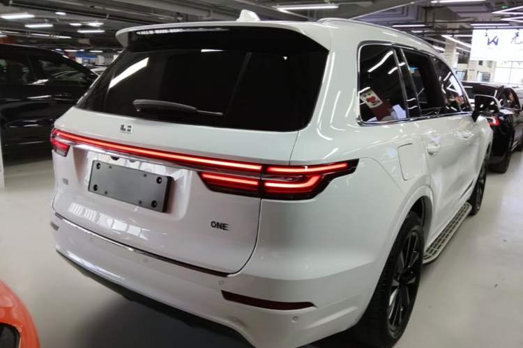 Used Li Auto ONE 2020 Extended-Range 6-Seater Version Rear Right 45 Deg