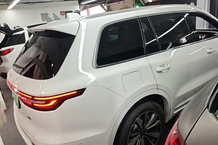 Used Li Auto ONE 2020 Extended-Range 6-Seater Version Rear Right 45 Deg