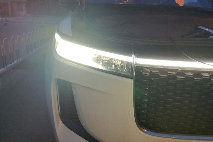 Used Li Auto ONE 2020 Extended-Range 6-Seater Version Right Front Headlight