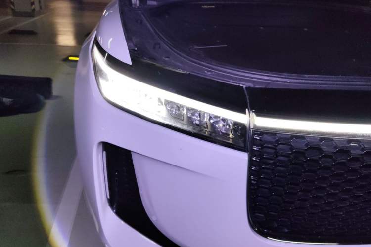 Used Li Auto ONE 2020 Extended-Range 6-Seater Version Right Front Headlight
